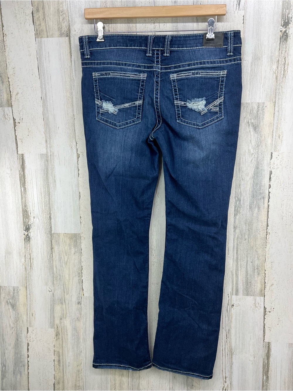 BKE Payton Mid Rise Straight Distressed Denim Jeans Womens W33L - Picture 3 of 8